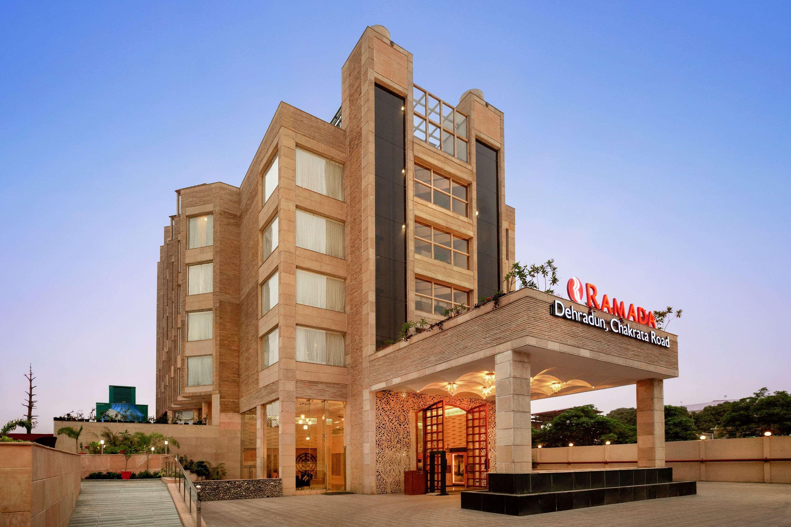 Hotel Ramada Dehradun Chakrata Road Exteriér fotografie